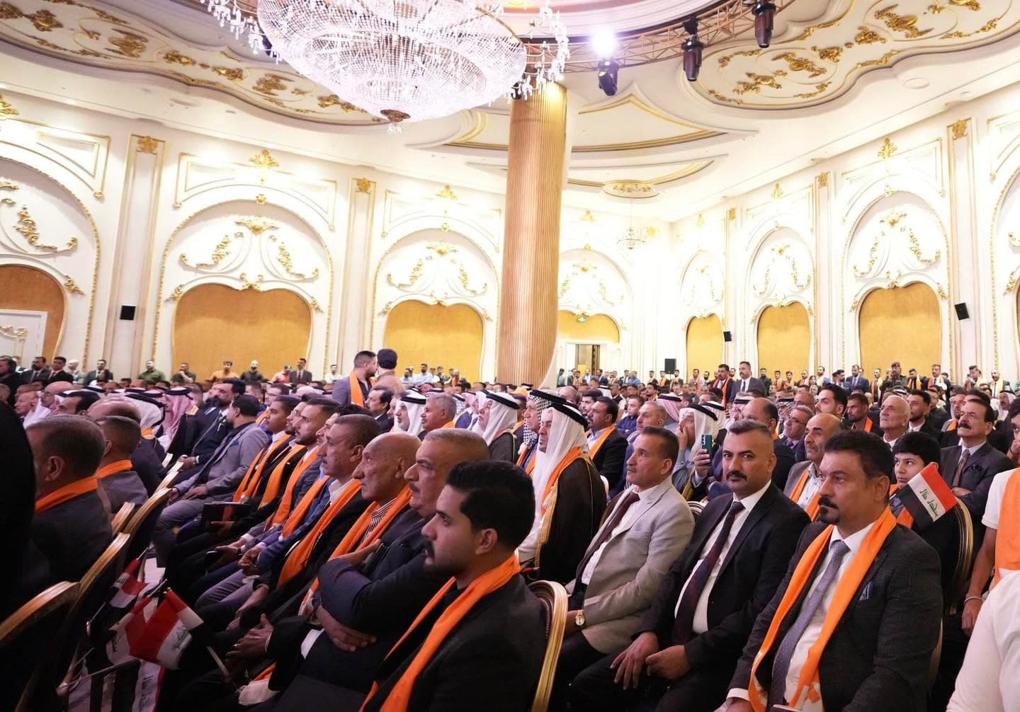 حضور جماهيري في قاعة مؤتمر لحزب تقدم